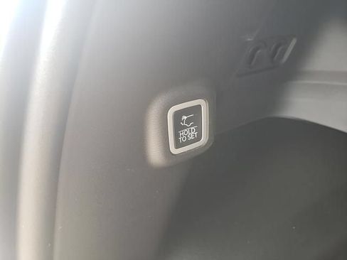 Used 2026 Jeep Cherokee Limited AWD/4WD image 7