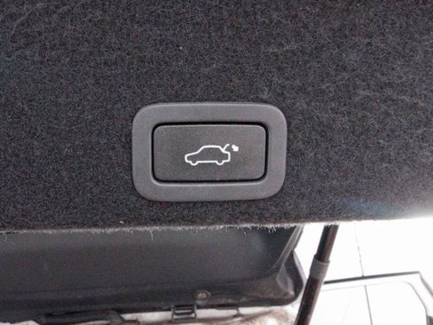 Used 2016 Volvo XC60 T5 Premier w/ Climate Package image 38