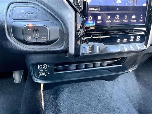 Used 2025 RAM 2500 Big Horn AWD/4WD image 12
