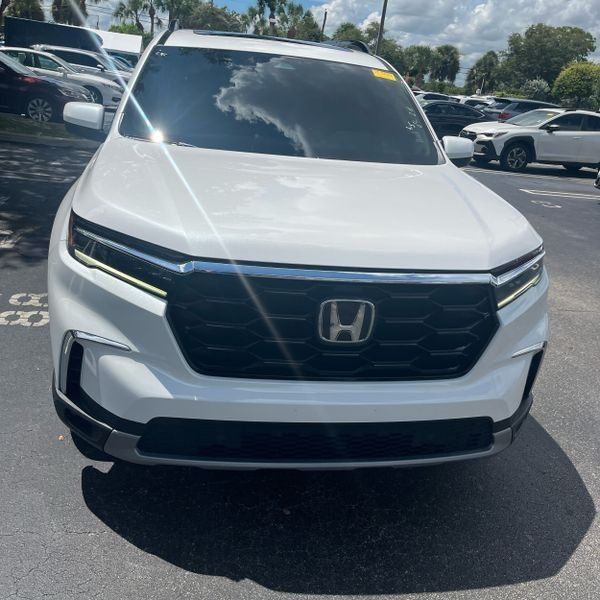 Used 2024 Honda Pilot Touring image 6