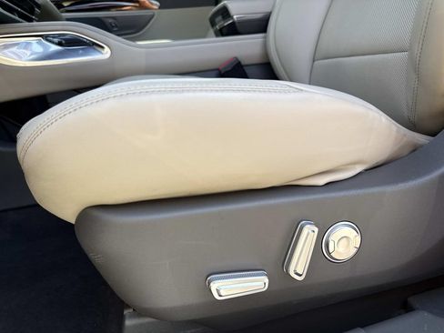 Certified 2025 Lincoln Nautilus Premier AWD/4WD image 20