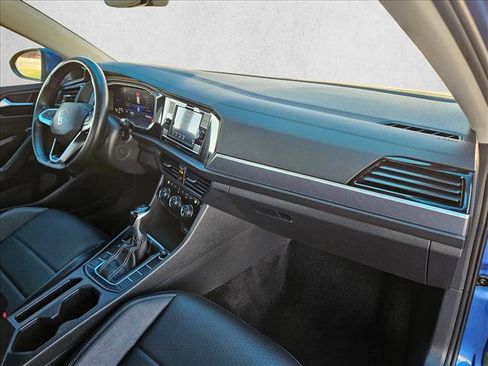Used 2024 Volkswagen Jetta SE image 19