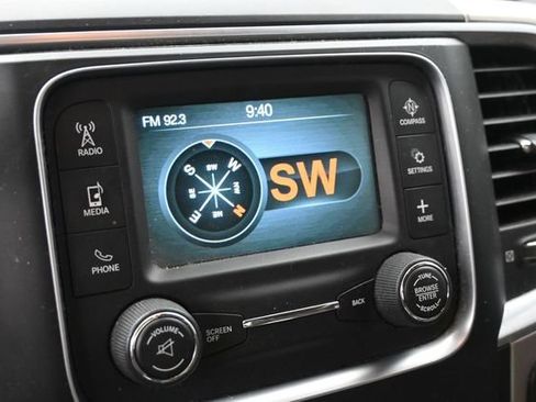Used 2017 RAM 2500 SLT AWD/4WD image 18