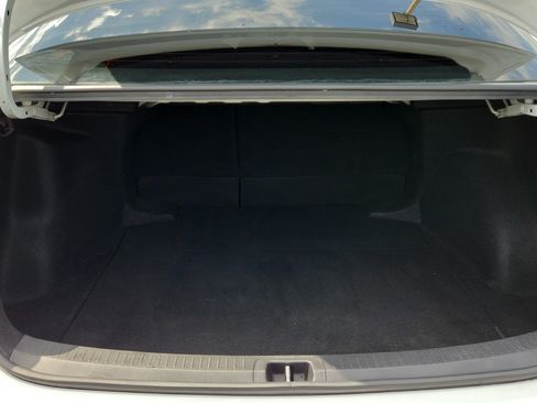 Used 2021 Toyota Corolla LE FWD image 9