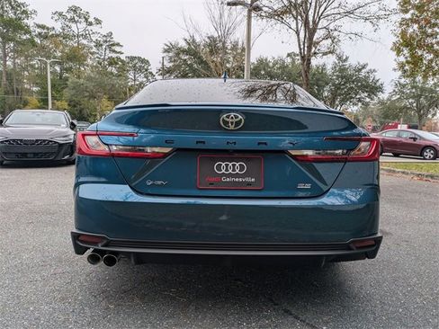 Used 2025 Toyota Camry SE image 7