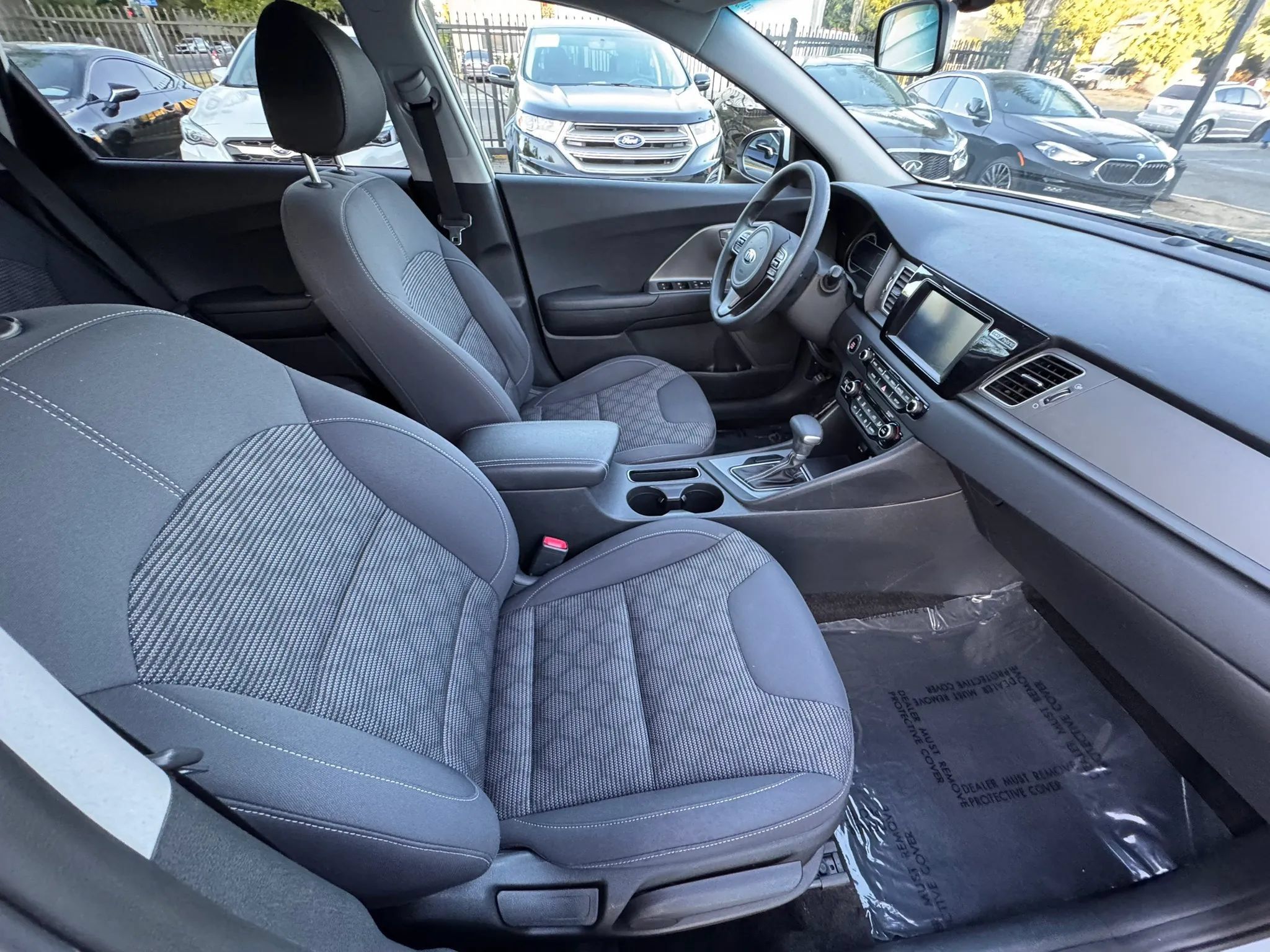 Used 2018 Kia Niro LX FWD image 13