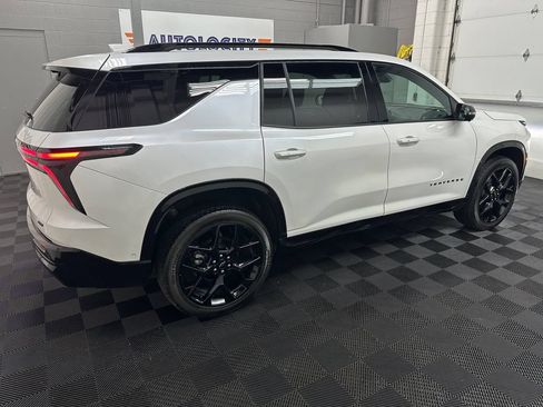 Used 2025 Chevrolet Traverse RS w/ LPO, Floor Liner Package AWD/4WD image 10