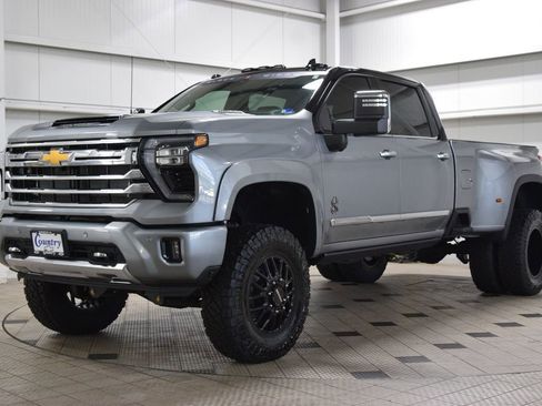 New 2026 Chevrolet Silverado 3500 High Country w/ High Country Premium Package AWD/4WD image 3