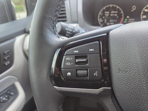 Used 2025 Honda Odyssey EX-L image 18