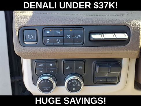 Used 2021 GMC Yukon Denali w/ Advanced Technology Package image 17