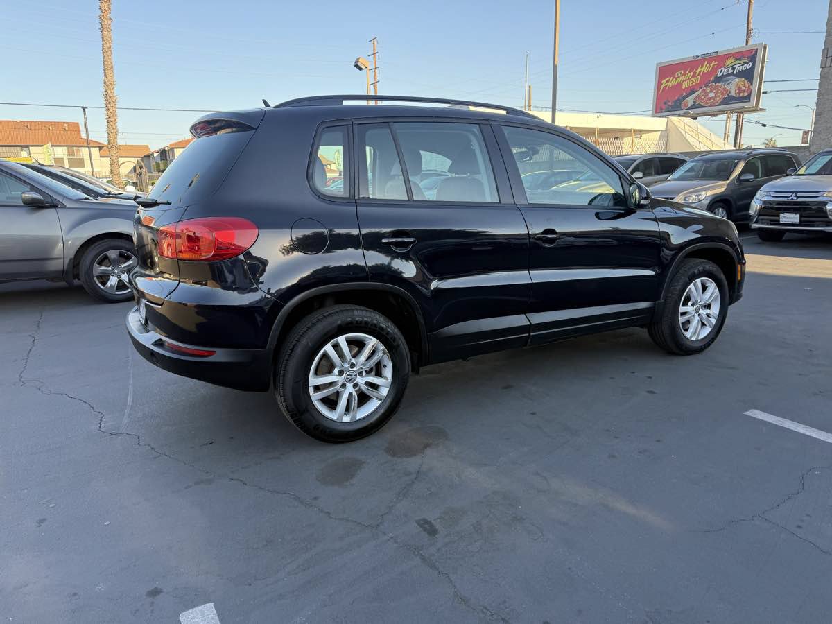 Used 2016 Volkswagen Tiguan S FWD image 4