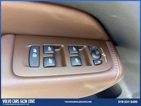 Used 2024 Volvo XC60 B5 Plus AWD/4WD image 16