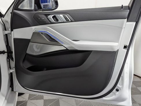 Certified 2023 BMW X6 M50i w/ Executive Package image 32