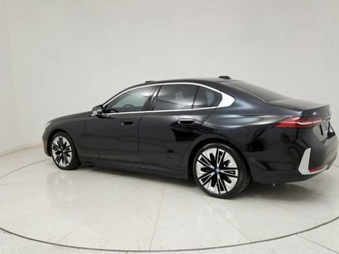 Used 2024 BMW i5 eDrive40i w/ M Sport Package RWD image 7