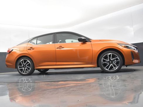 New 2025 Nissan Sentra SR w/ SR Premium Package image 34