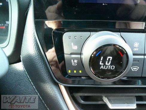 Used 2024 Toyota Grand Highlander AWD Hybrid image 20