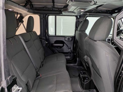 Used 2018 Jeep Wrangler Unlimited Sport AWD/4WD image 19