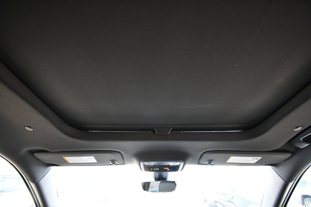 Used 2023 Chevrolet Traverse RS w/ LPO, Floor Liner Package AWD/4WD image 17