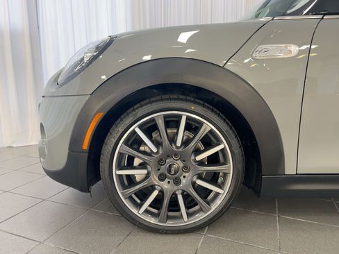 Used 2019 MINI Cooper S w/ Premium Package image 12