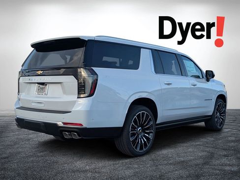 New 2026 Chevrolet Suburban High Country image 3