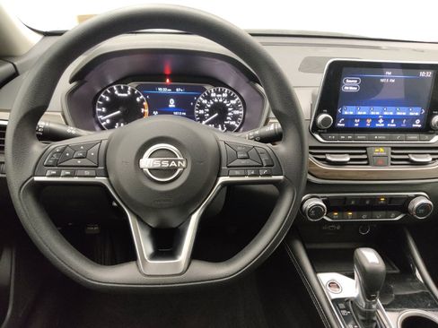 Used 2023 Nissan Altima 2.5 SV image 22