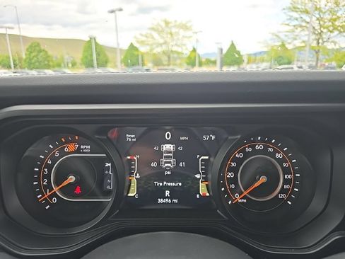Used 2024 Jeep Wrangler Unlimited Rubicon AWD/4WD image 18
