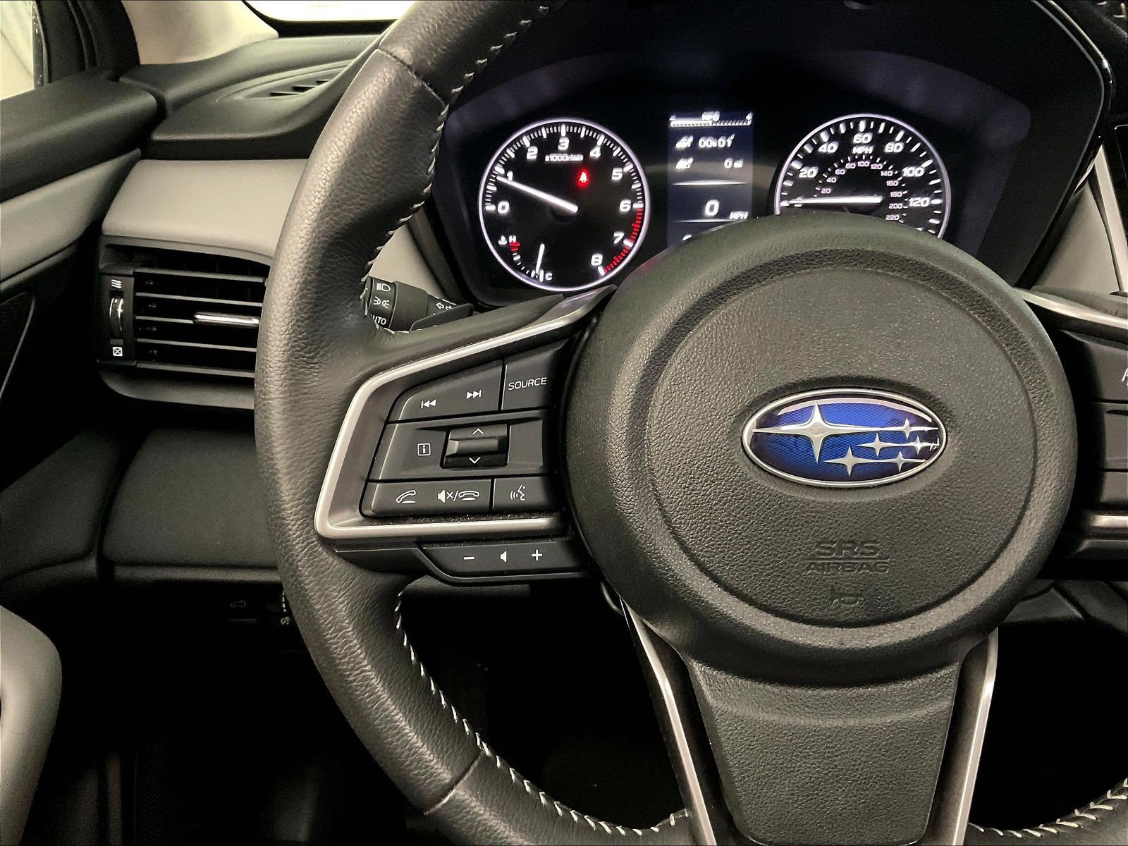 Used 2025 Subaru Outback Premium AWD/4WD image 11