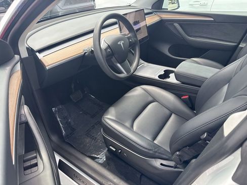 Used 2023 Tesla Model Y Long Range AWD/4WD image 3