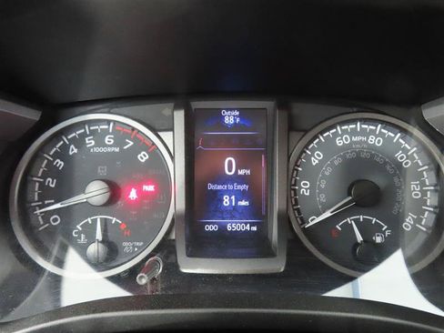 Used 2020 Toyota Tacoma TRD Off-Road w/ TRD Premium Off Road Package AWD/4WD image 20