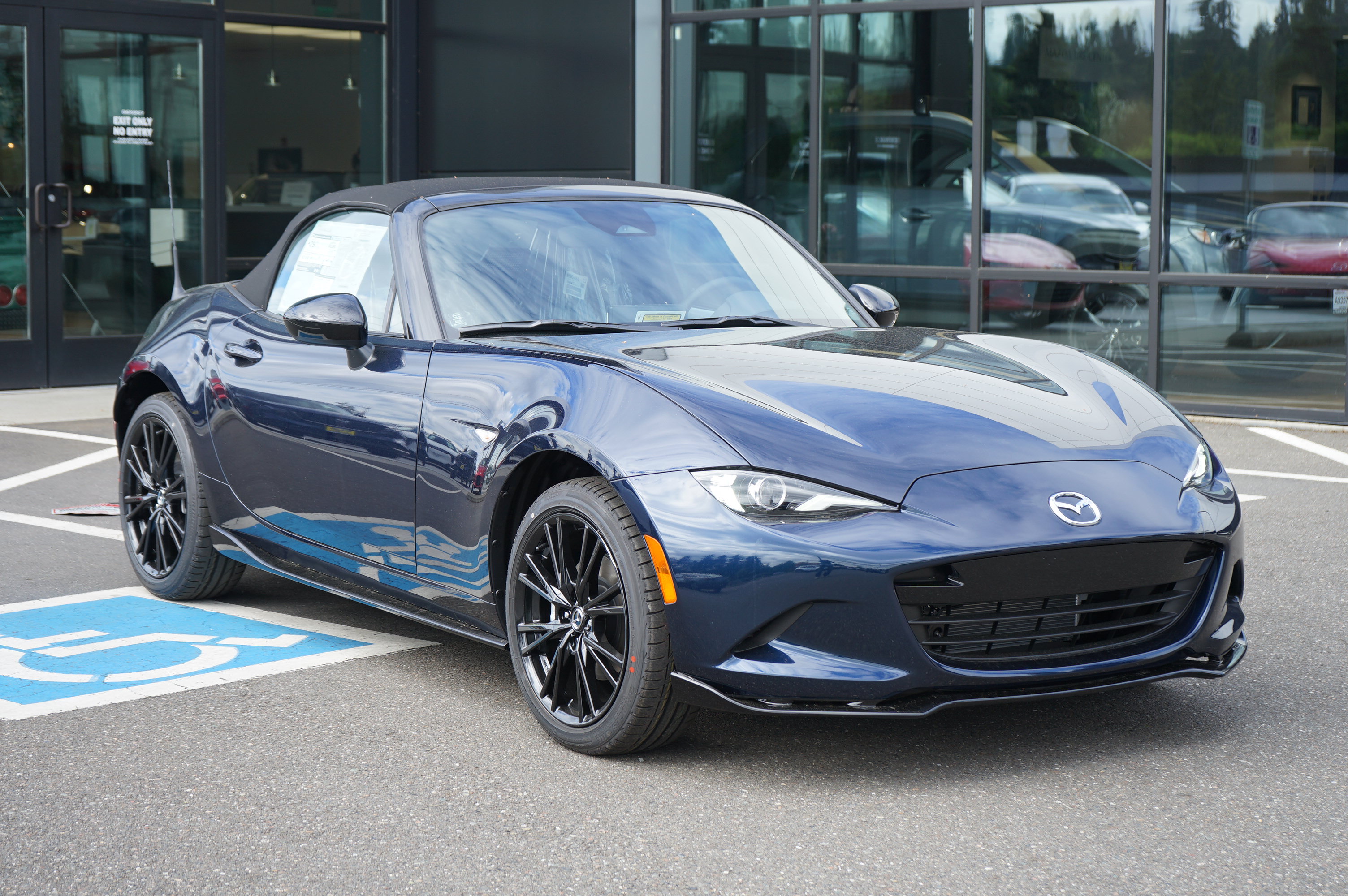 New 2026 MAZDA MX-5 Miata Club w/ Interior Package RWD image 11