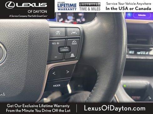 Used 2023 Toyota Crown Limited image 17