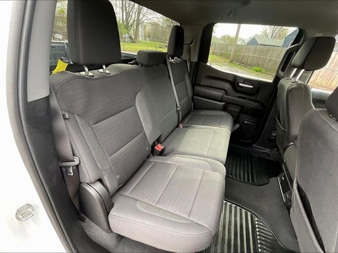 Used 2023 Chevrolet Silverado 1500 Custom image 24