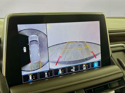 Used 2021 Chevrolet Tahoe LT w/ LT Signature Package image 16