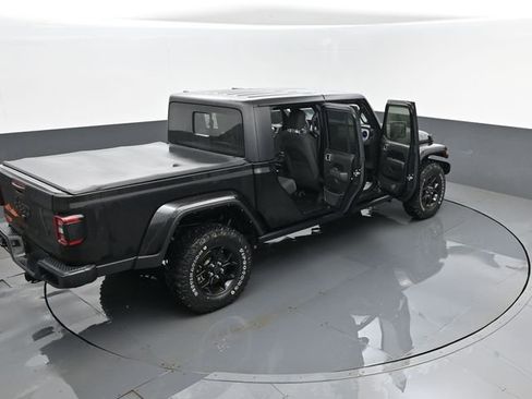 Used 2024 Jeep Gladiator Sport AWD/4WD image 28