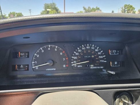 Used 1990 Toyota Pickup Deluxe AWD/4WD image 12