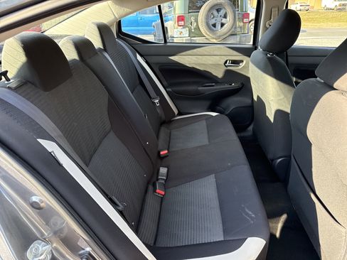 Used 2021 Nissan Versa SV image 25