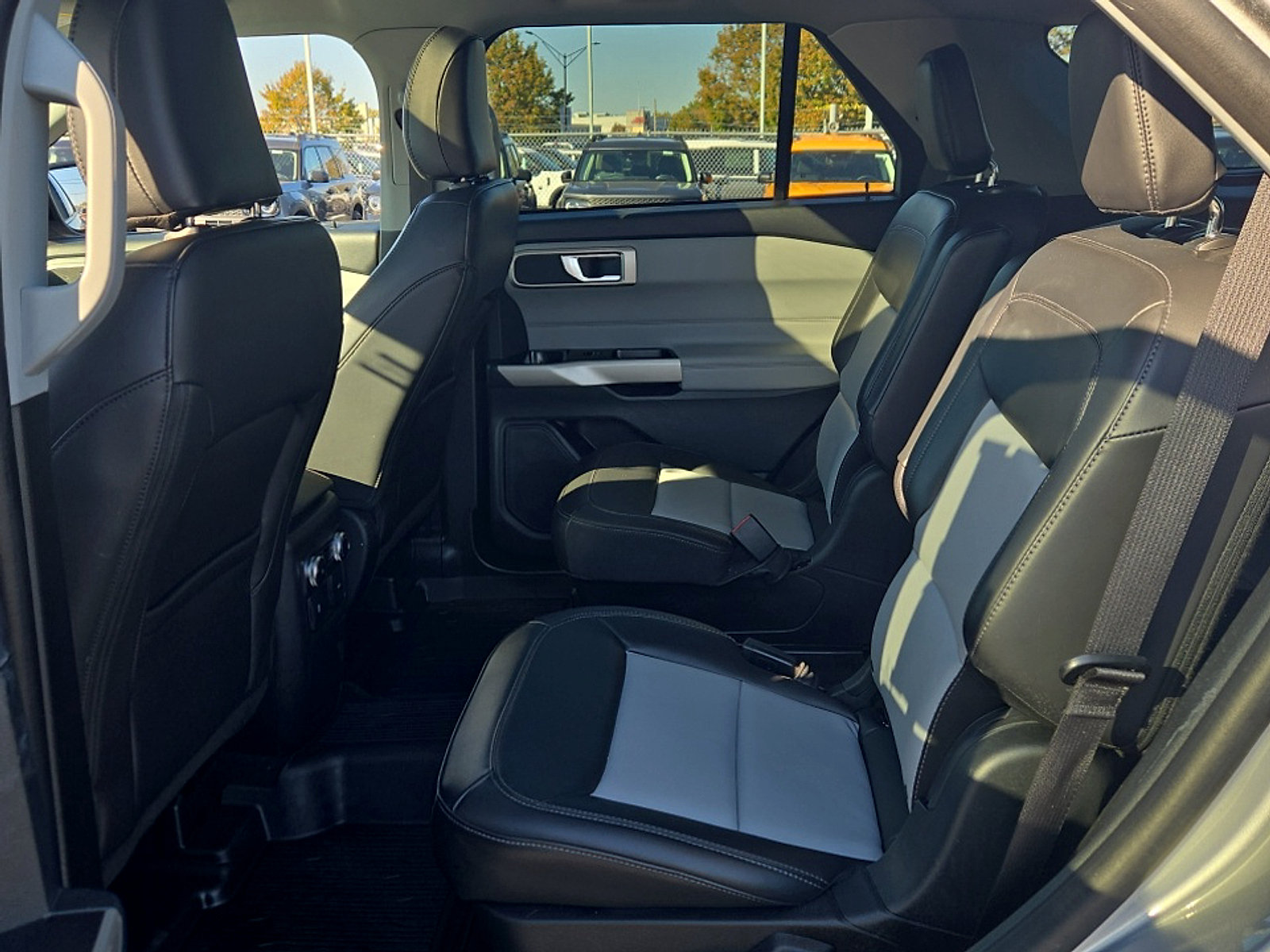 Certified 2023 Ford Explorer XLT w/ Equipment Group 202A AWD/4WD image 21