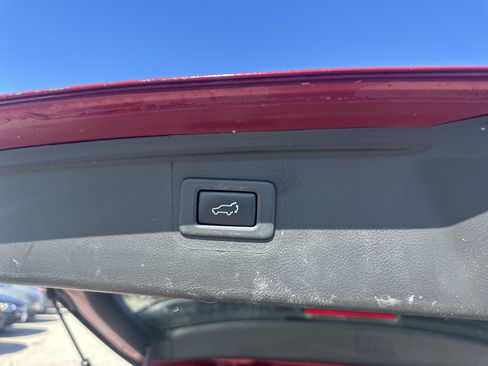 Used 2018 Subaru Outback 2.5i Premium AWD/4WD image 11