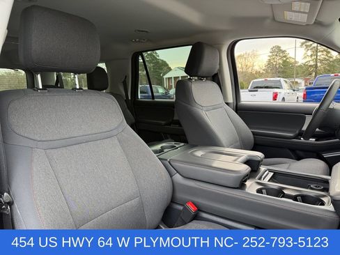Used 2025 Ford Expedition Max Active AWD/4WD image 19