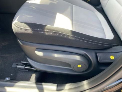 New 2026 Hyundai Venue SEL FWD image 14