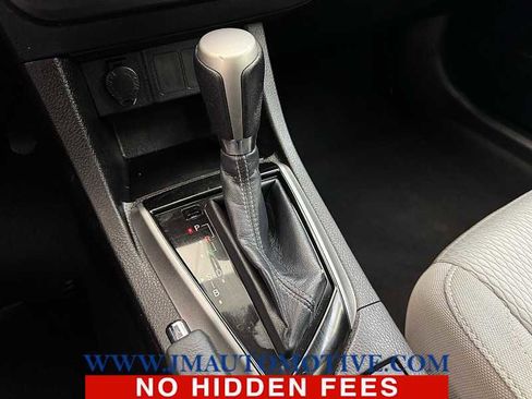 Used 2015 Toyota Corolla LE image 30