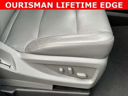 Used 2019 Chevrolet Suburban LT image 11