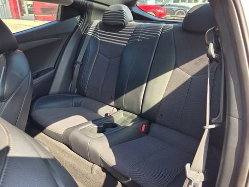 Used 2013 Hyundai Veloster w/ Tech Pkg FWD image 10