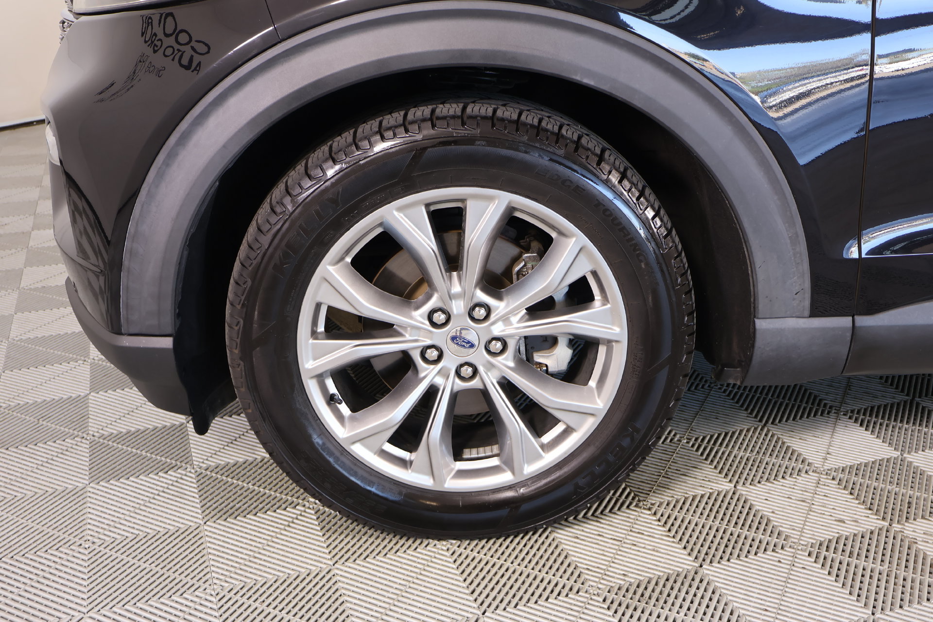 Used 2020 Ford Explorer Limited RWD image 19