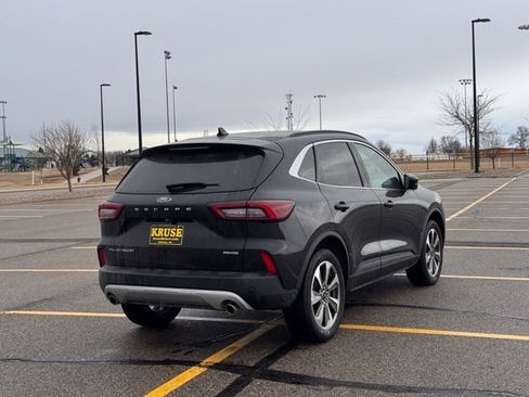 Used 2025 Ford Escape Platinum image 3