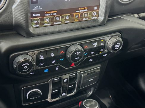 Used 2023 Jeep Wrangler Sahara w/ Cold Weather Group image 23