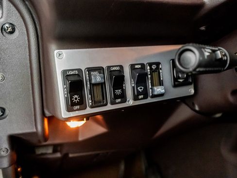 Used 2003 HUMMER H1 4-Door Wagon image 42