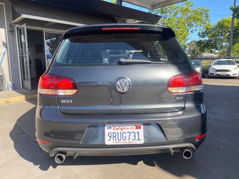 Used 2010 Volkswagen GTI 4-Door FWD image 8