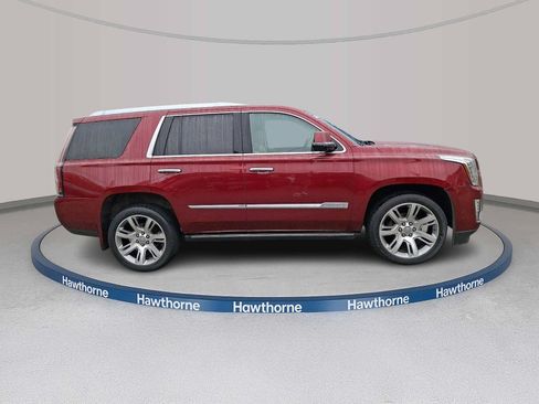 Used 2016 Cadillac Escalade Premium AWD/4WD image 7