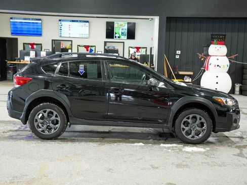 Used 2022 Subaru Crosstrek 2.5i Sport w/ Moonroof Package image 4